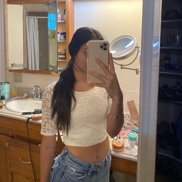 White lace crop top - Picture 3 of 4